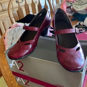 A very nice red, not real bright but pretty.